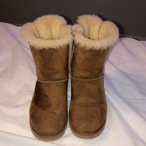 UGG Bailey Bow II Boot size 9